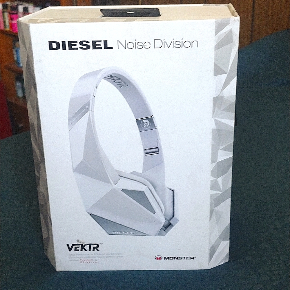 Vektr Monster Diesel Noise Division corded on ear headphones